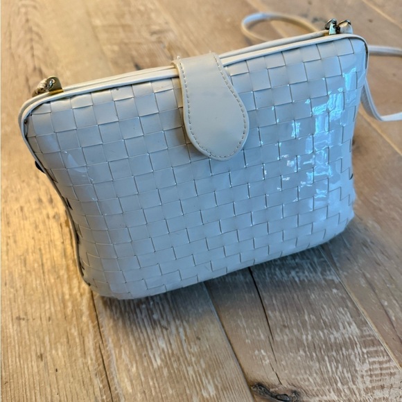 Handbags - Vintage White Woven Crossbody Bag